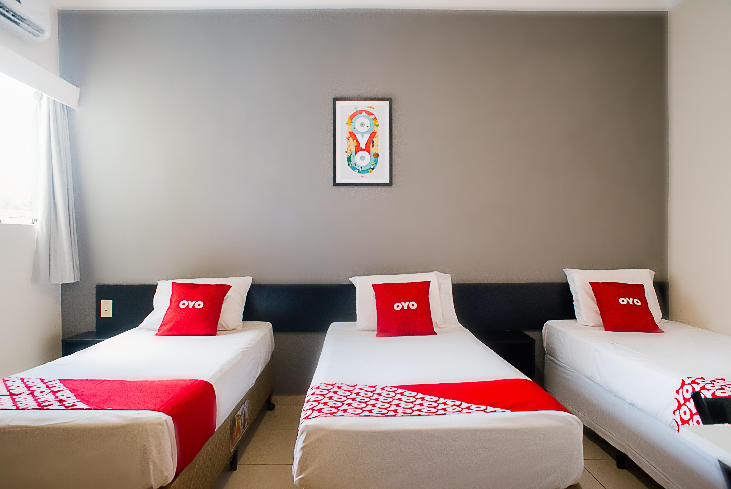 Oyo Cerrado Hotel, Campo Grande Кампо Гранде Екстериор снимка A room at an OYO hotel in Mexico City