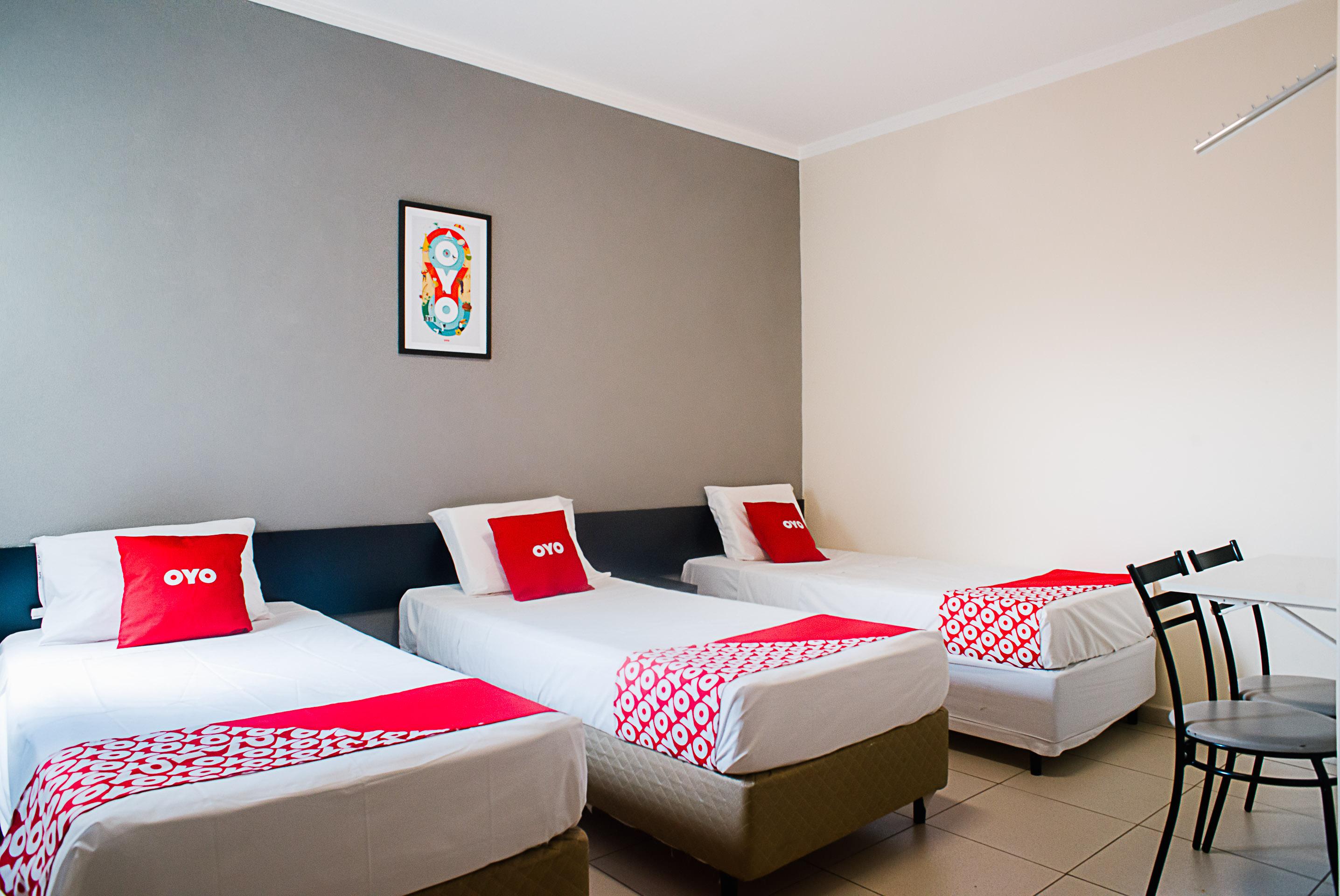Oyo Cerrado Hotel, Campo Grande Кампо Гранде Екстериор снимка A typical OYO hotel room in Mexico City