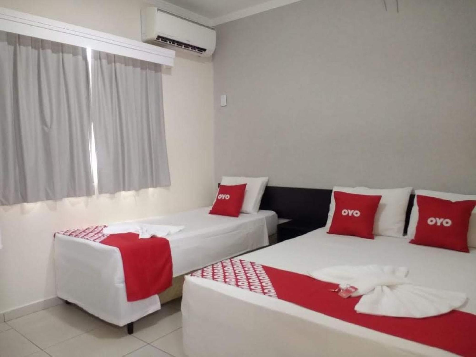 Oyo Cerrado Hotel, Campo Grande Кампо Гранде Екстериор снимка A typical OYO hotel room in Brazil