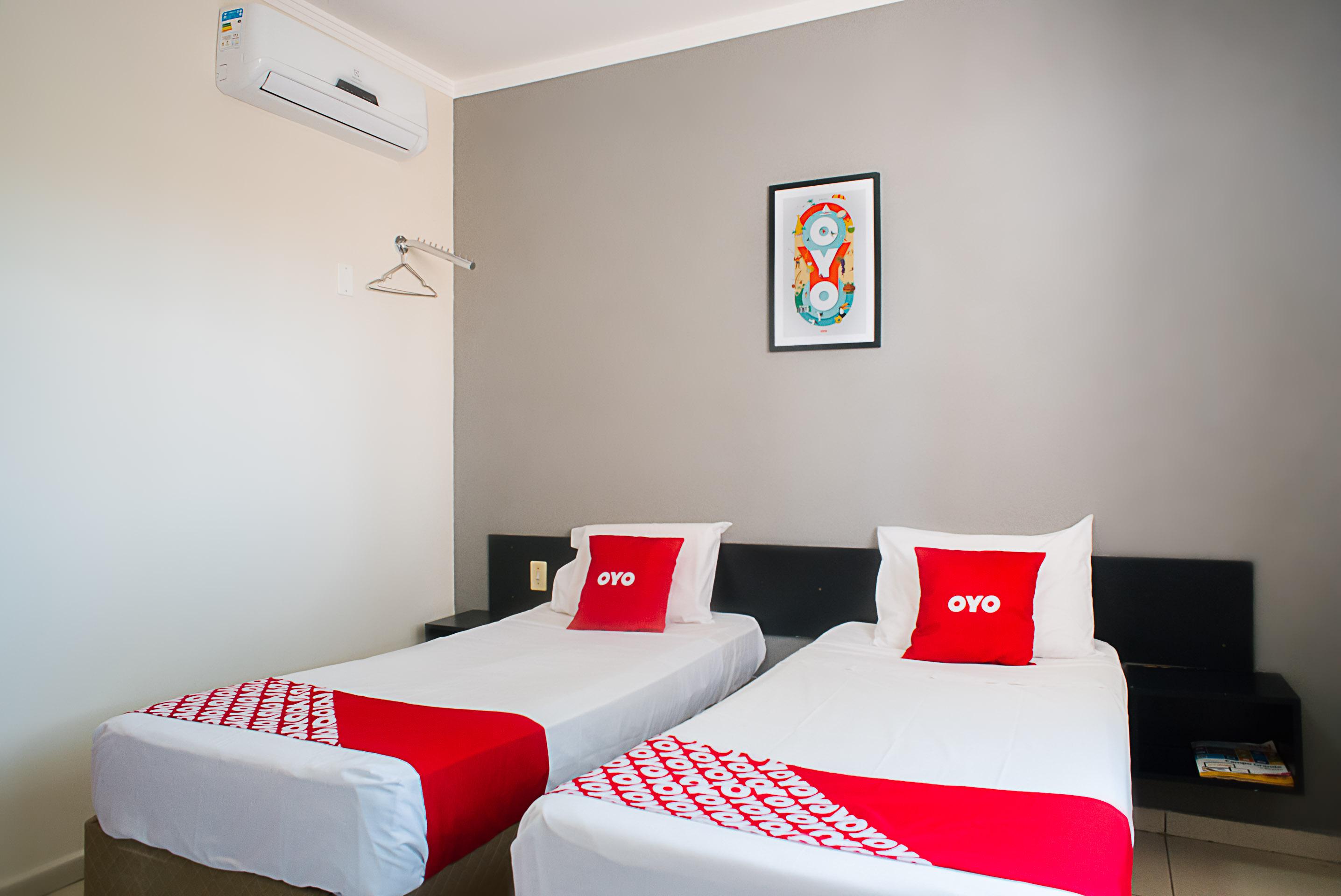 Oyo Cerrado Hotel, Campo Grande Кампо Гранде Екстериор снимка A room at an OYO hotel in India