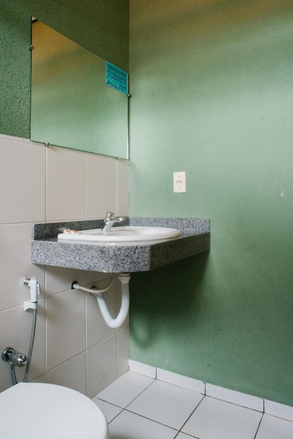 Oyo Cerrado Hotel, Campo Grande Кампо Гранде Екстериор снимка A wall-mounted sink